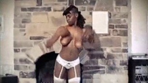 WILD THING - ebony big boobs striptease dance